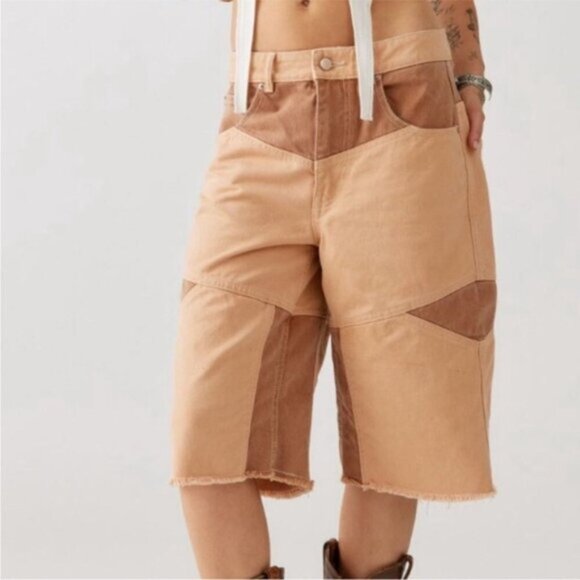 Urban Outfitters BDG Skater Girl Denim Short Seamed Sand Tan Brown New 28 Waist - Picture 1 of 9